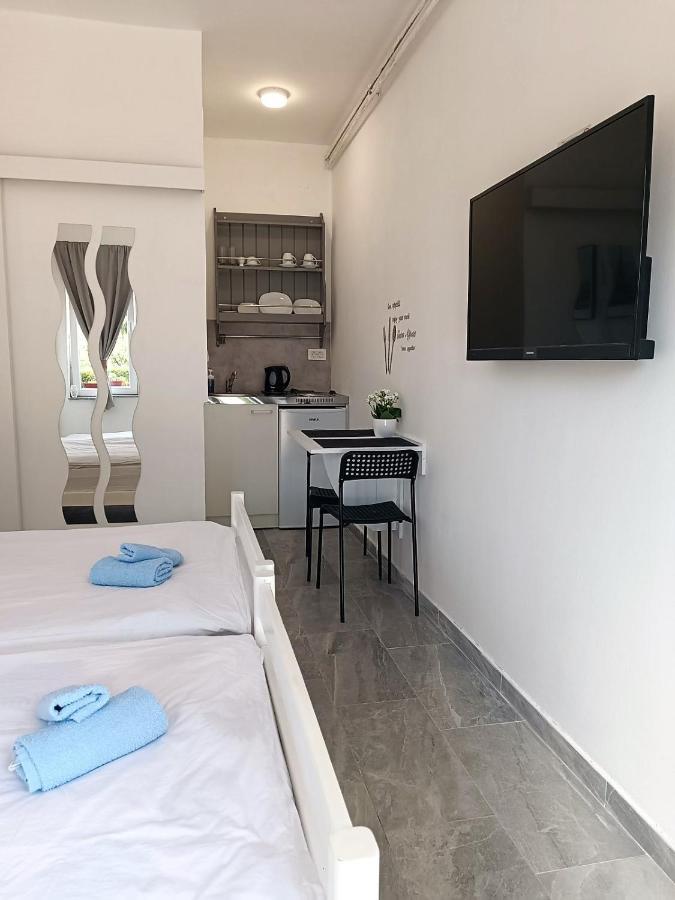 Studio Apartman Brletic Tounj Luaran gambar